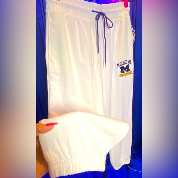 University of Michigan (UofM) White and Blue Sweatsuit, Unisex. Authentic, NWT - Picture 10 of 11